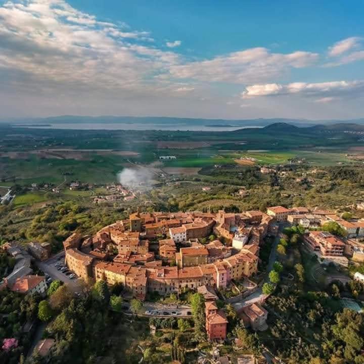 Leonaerdo Guests House Apartment Panicale Bagian luar foto