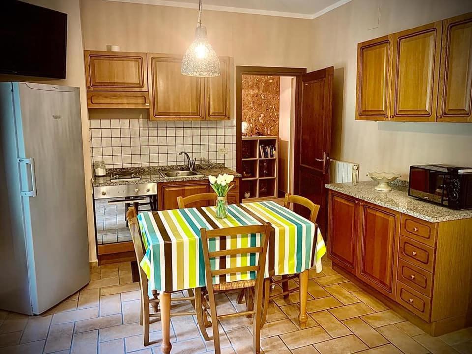Leonaerdo Guests House Apartment Panicale Bagian luar foto